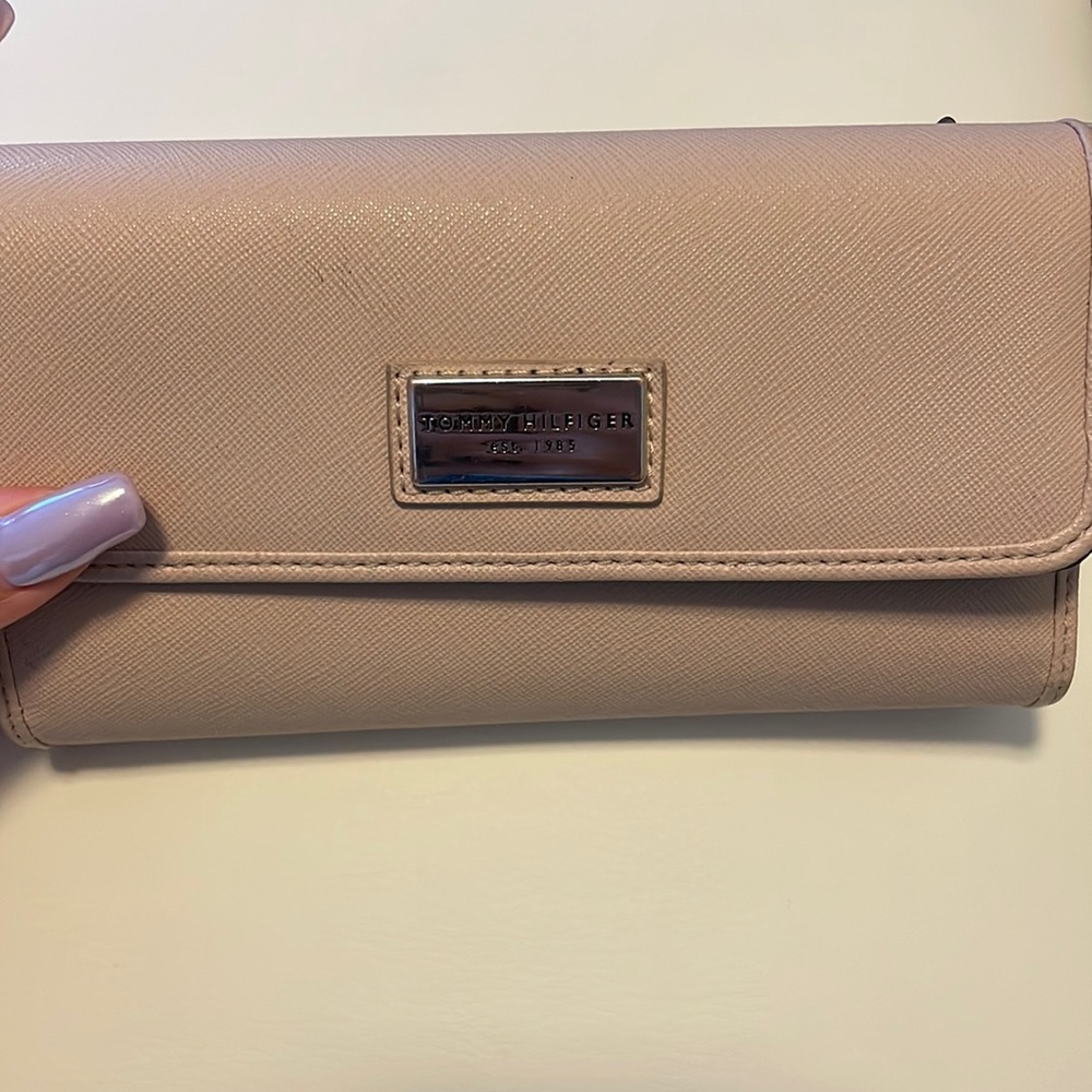 Tommy Hilfiger Pink Wallet.